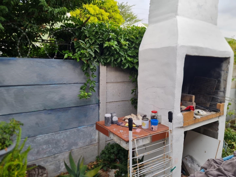 2 Bedroom Property for Sale in Bellair Western Cape